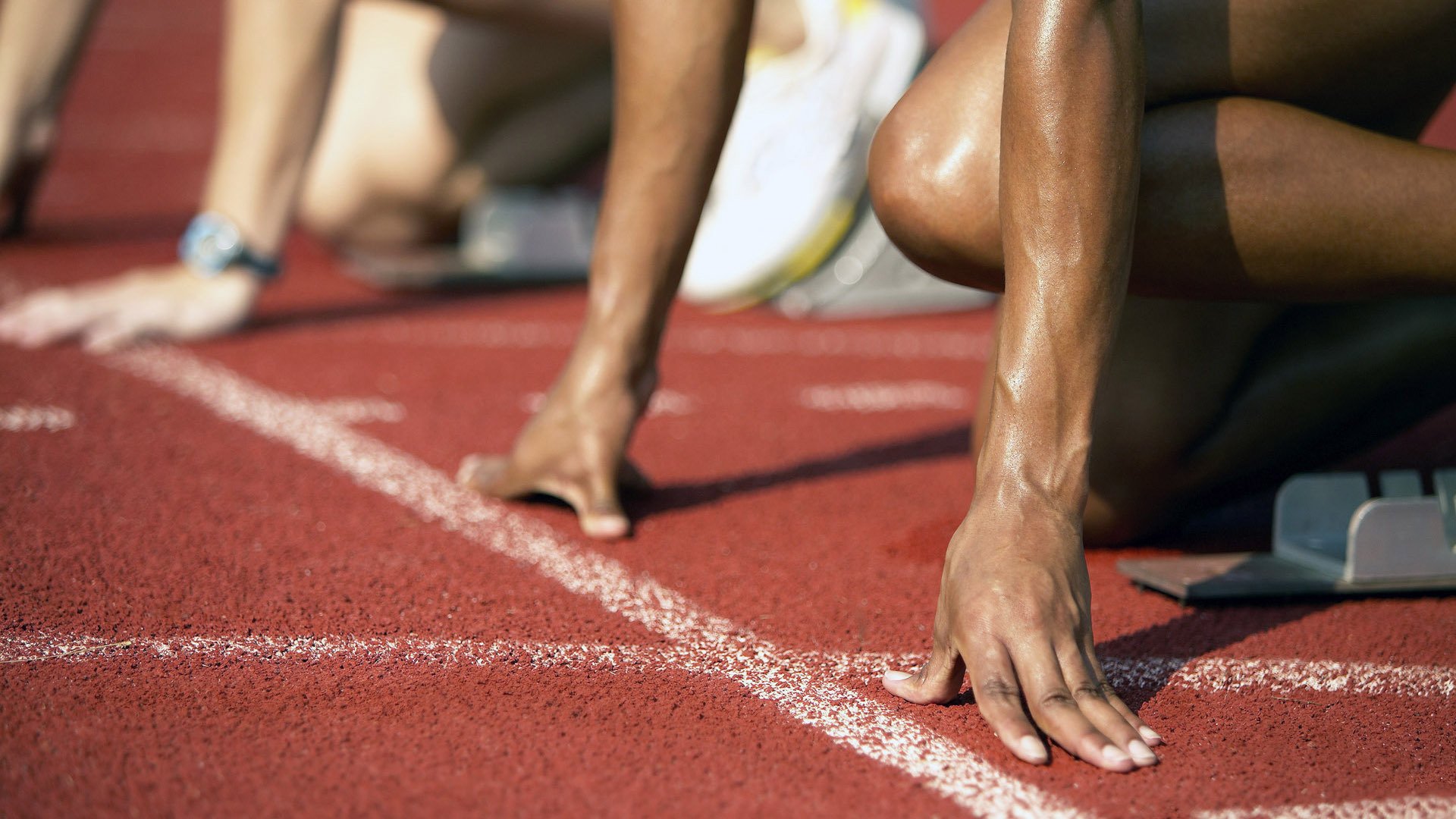 羽毛球赛场焦点!英格兰队对阵比利时队,历史性突破,球队首次挺进决赛